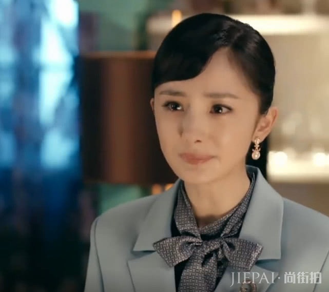 杨幂戏里哭和戏外哭,哪个让你更心疼,网友:演技真好