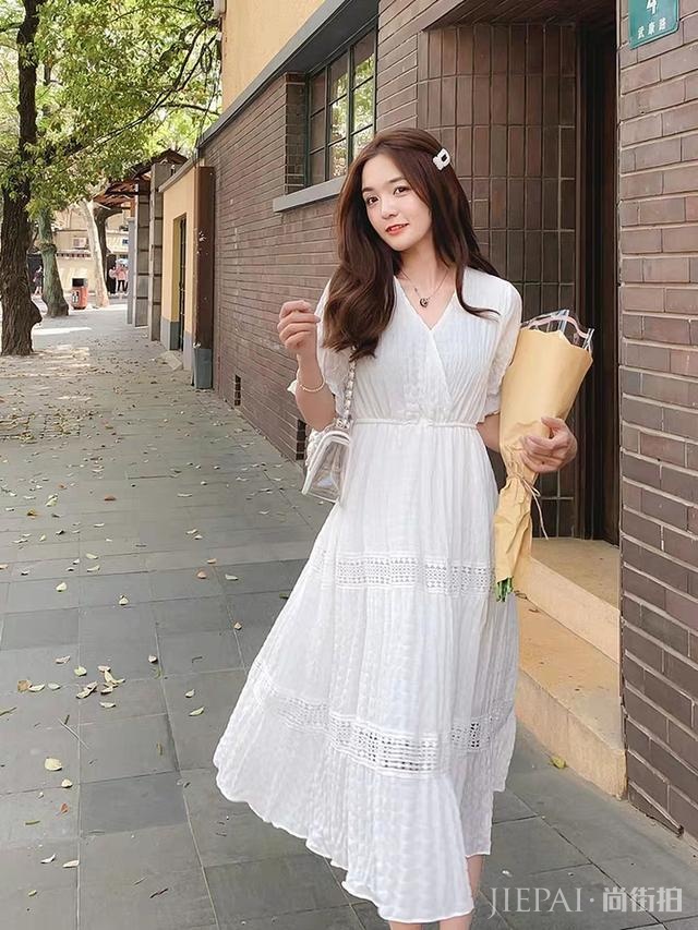 超仙甜美，V领碎花雪纺连衣裙