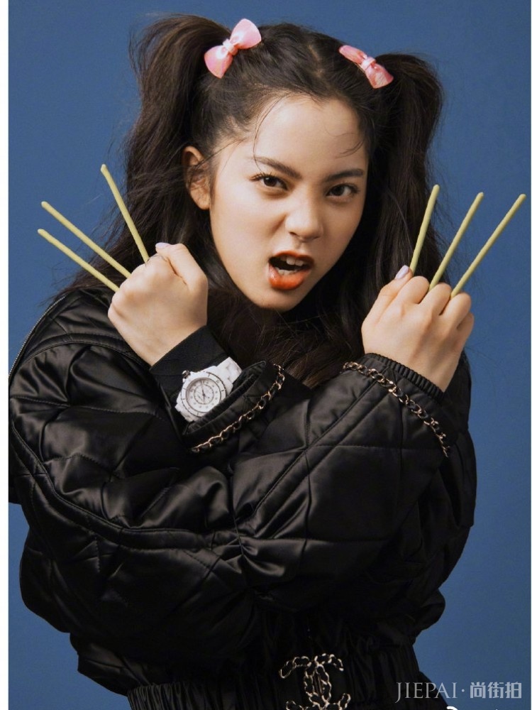 三小花携手拍大片，宋祖儿怪物头娜比双马尾，林允初恋脸高级出众