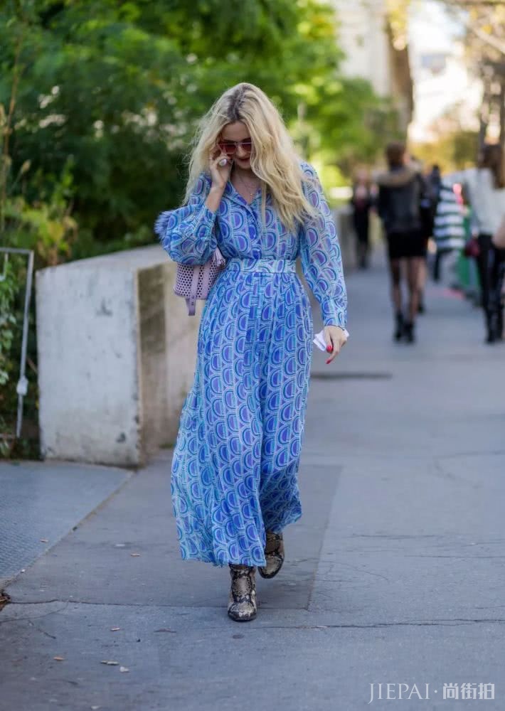 一条连衣裙解锁夏日N种时髦搭配