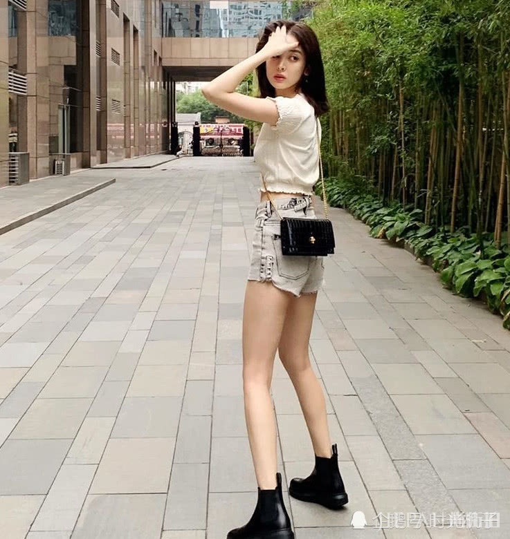 古力娜扎私服照被疯传，谁注意到她腿长？这腿我P都不敢这样P