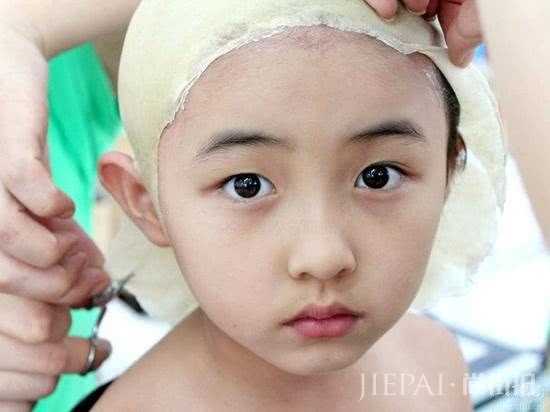 锥子脸已经开始不流行了?现在的95后小花大多都是小肉脸