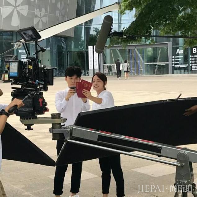 董子健新剧《小大夫》来袭，张嘉倪全场是最美，女二让人眼前一亮