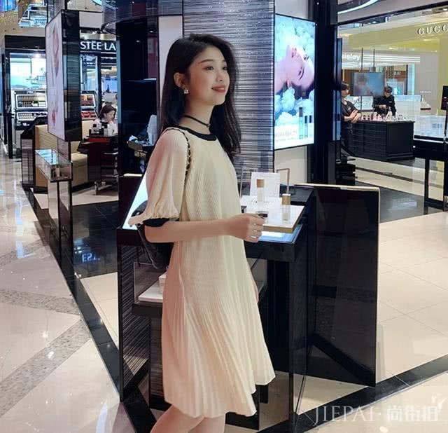气质连衣裙,演绎浪漫仙女范