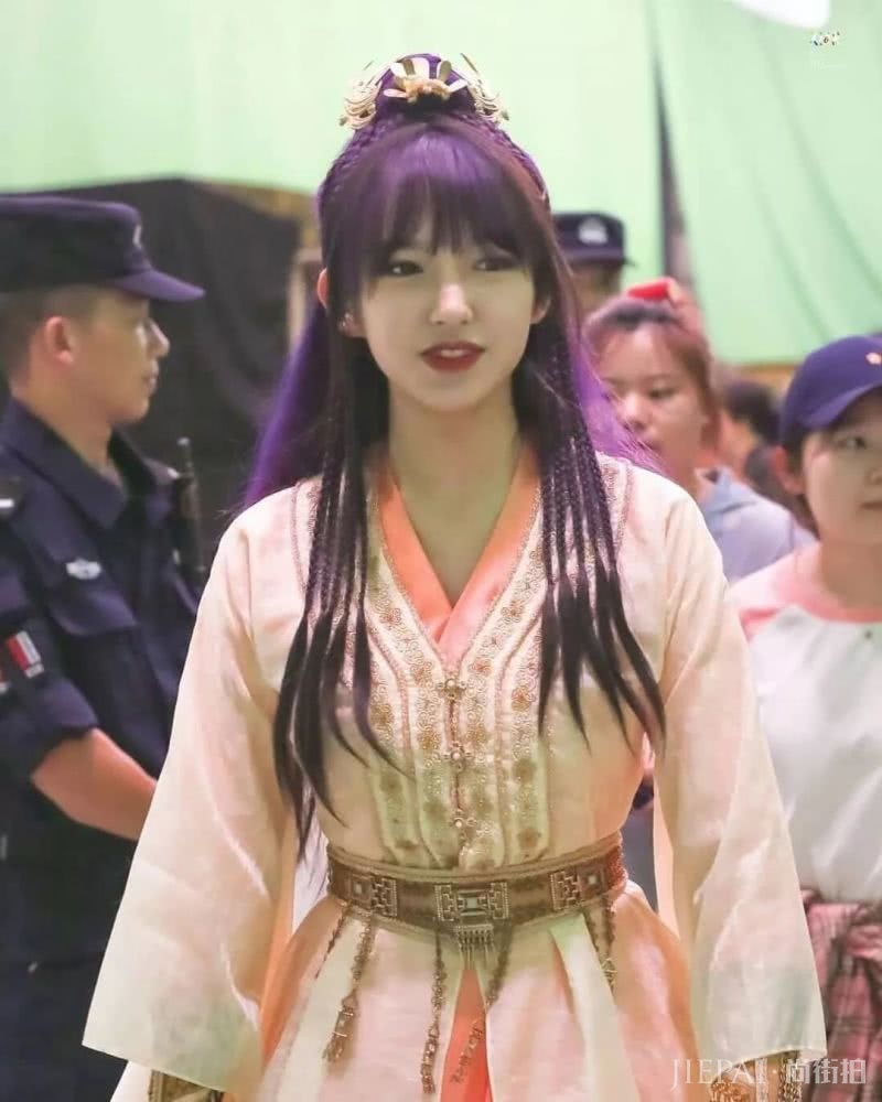 程潇紫色头发又上热搜啦？Tony老师麻烦染一下