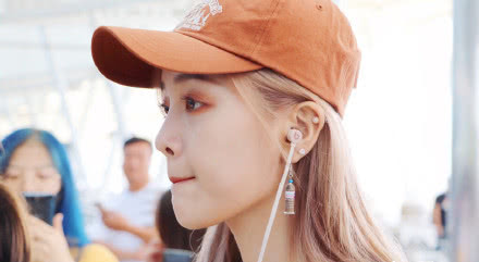 不同款式的耳坠应该怎么选？基础款清新款夸张款，点亮你的风格