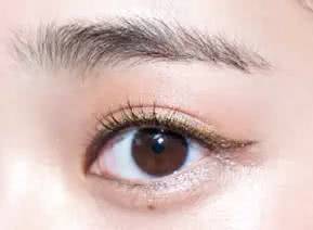 夏天这么热化什么妆好看呢？来个清新甜美妆如何