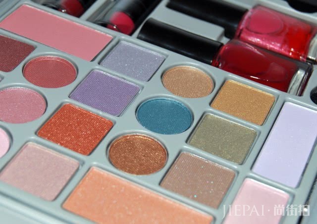 盘点化妆要用的东西有哪些,教你更好的化妆技巧