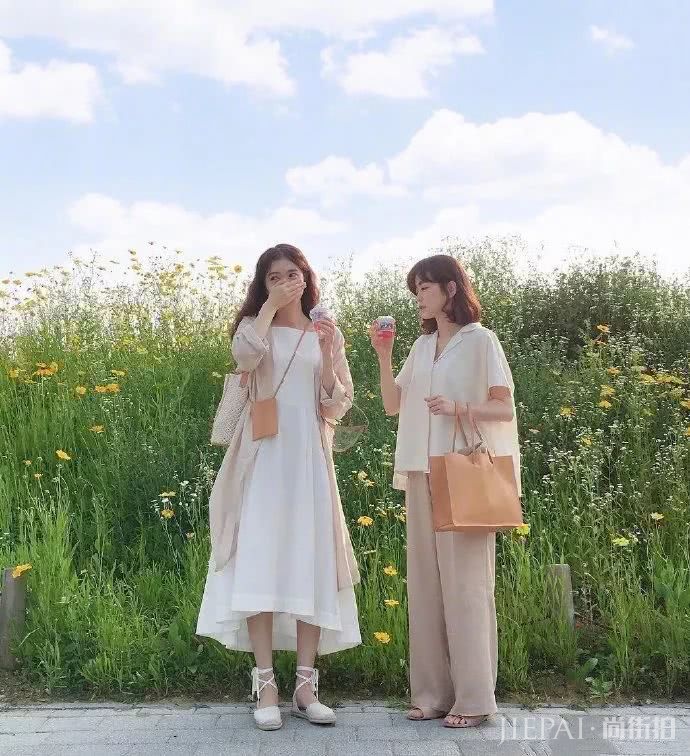 马卡龙色系闺蜜穿搭超好看,夏季穿清凉时髦