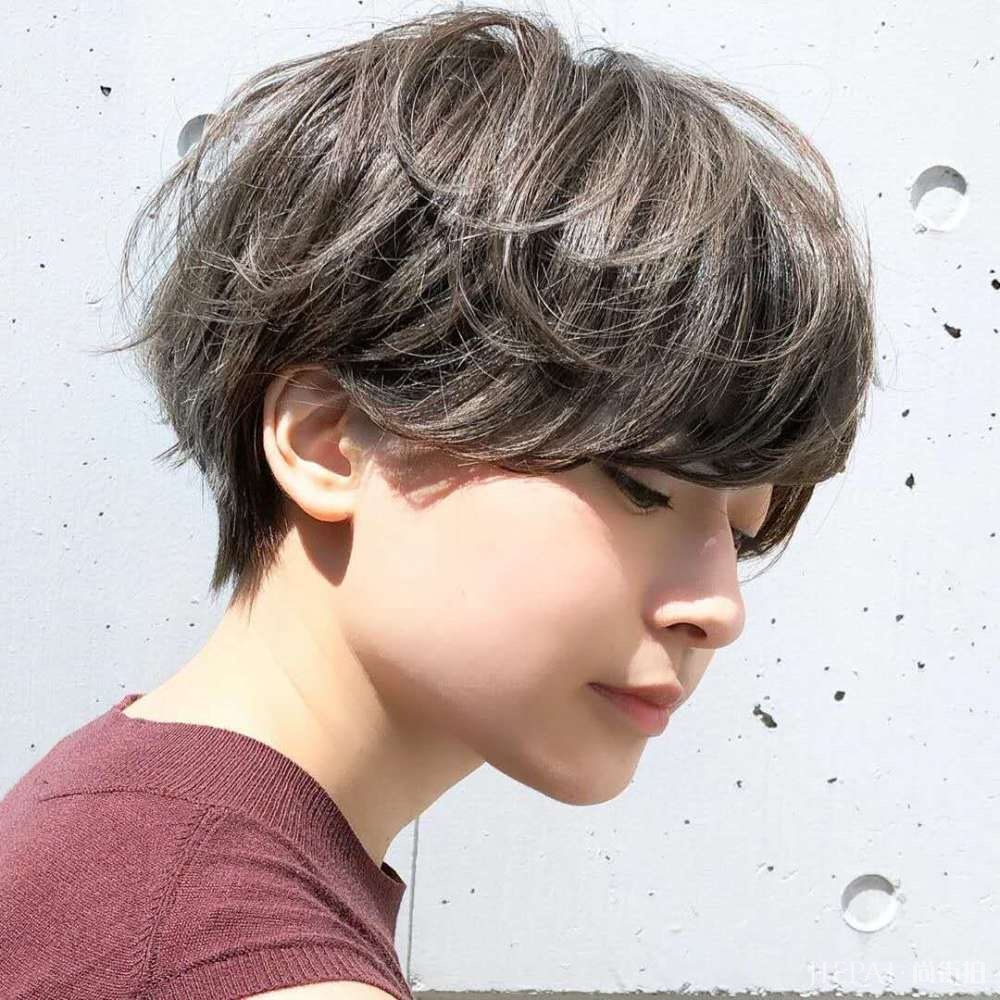 烫短发冷烫好还是热烫好？爱烫发的女生了解一下，免得被误导