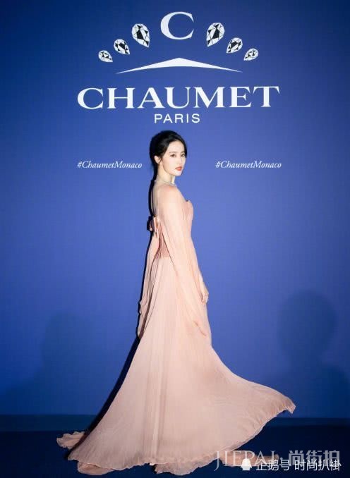 刘亦菲穿裸粉纱裙高级大气，不愧是娱乐圈中的极品美貌