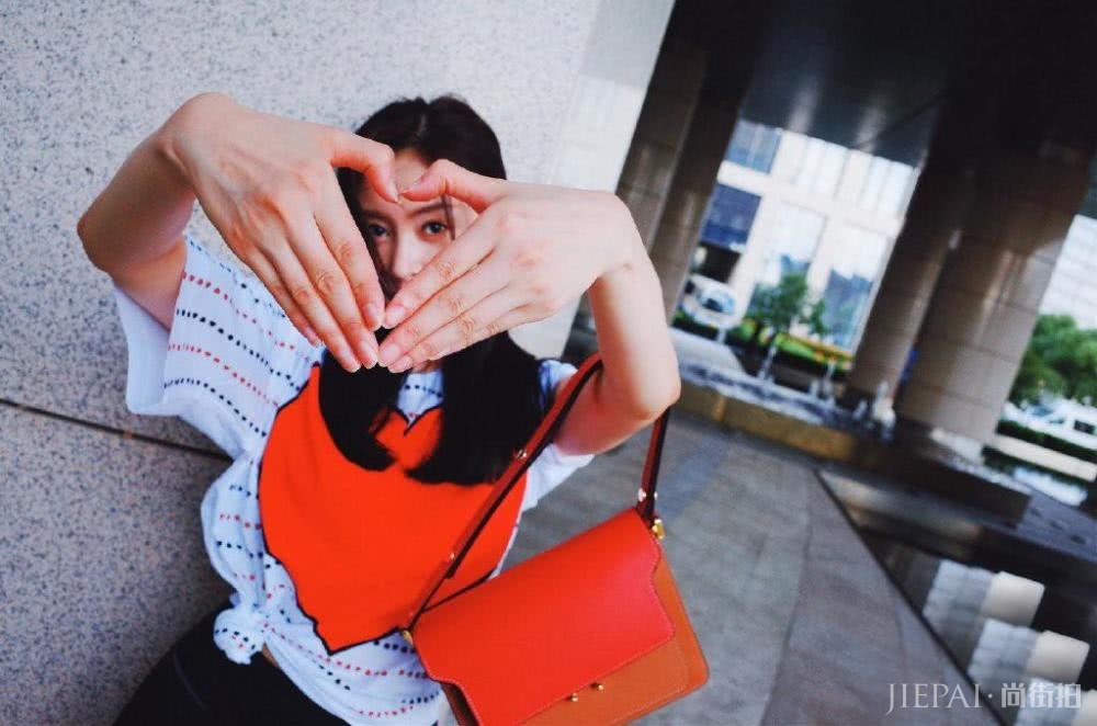 张天爱私服满屏少女感,哪像29岁的人