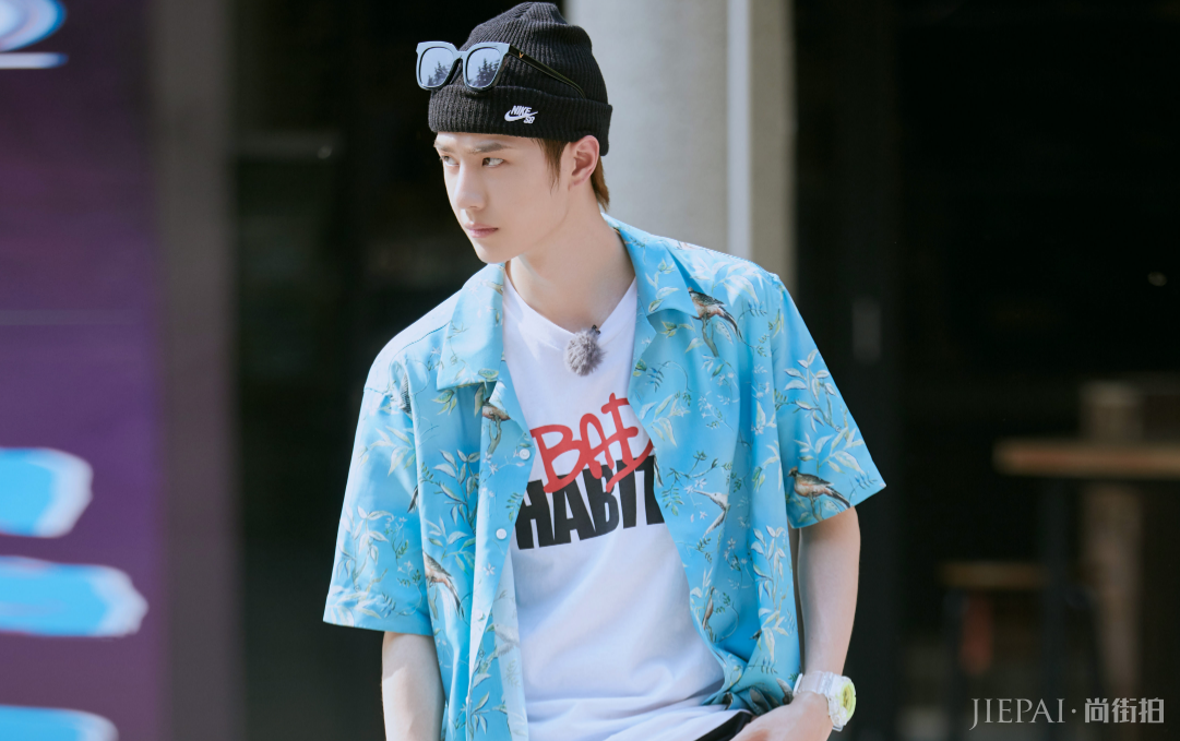 王一博被迫营业大喘粗气，疑问四连逗笑伴舞，粉丝直言凭本事拿钱