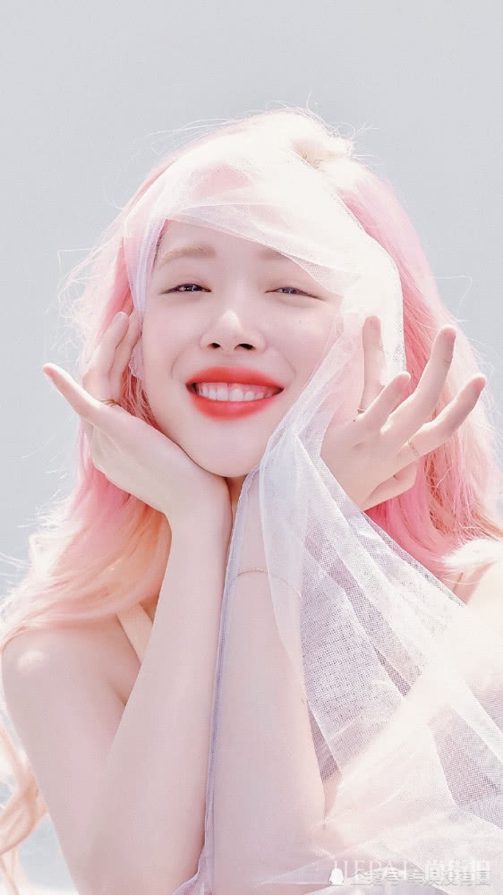 令女生心动的女人?崔雪莉“蜜桃画报”成为话题