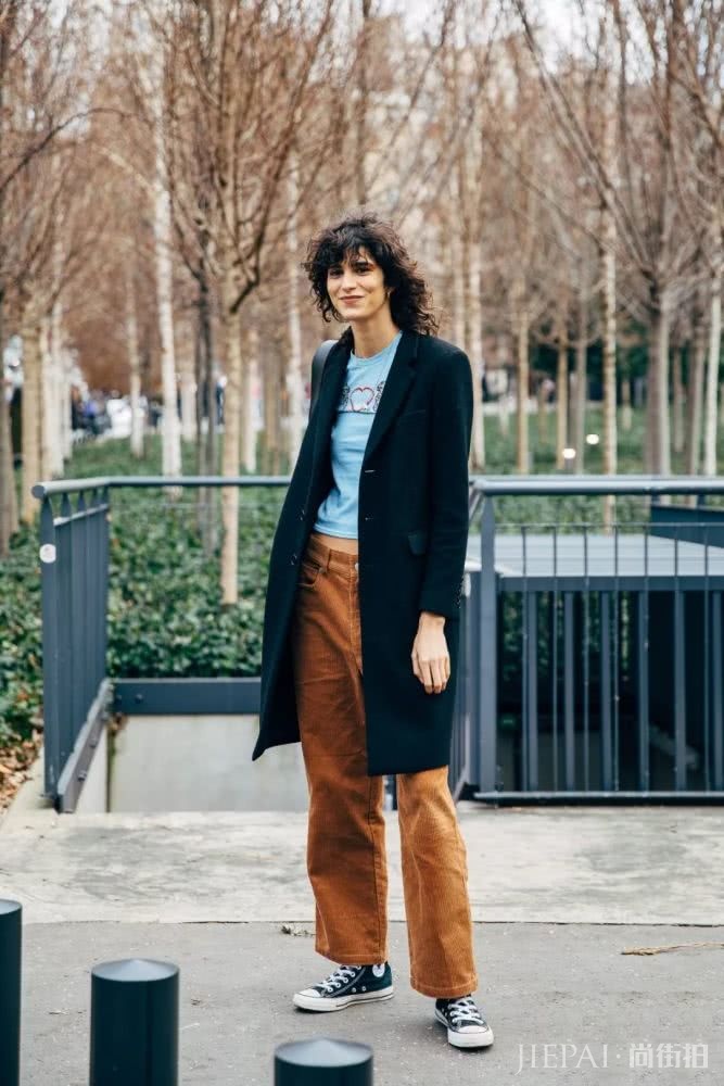 欧美街拍 阔腿裤穿不好罪魁祸首可能因为这五双鞋
