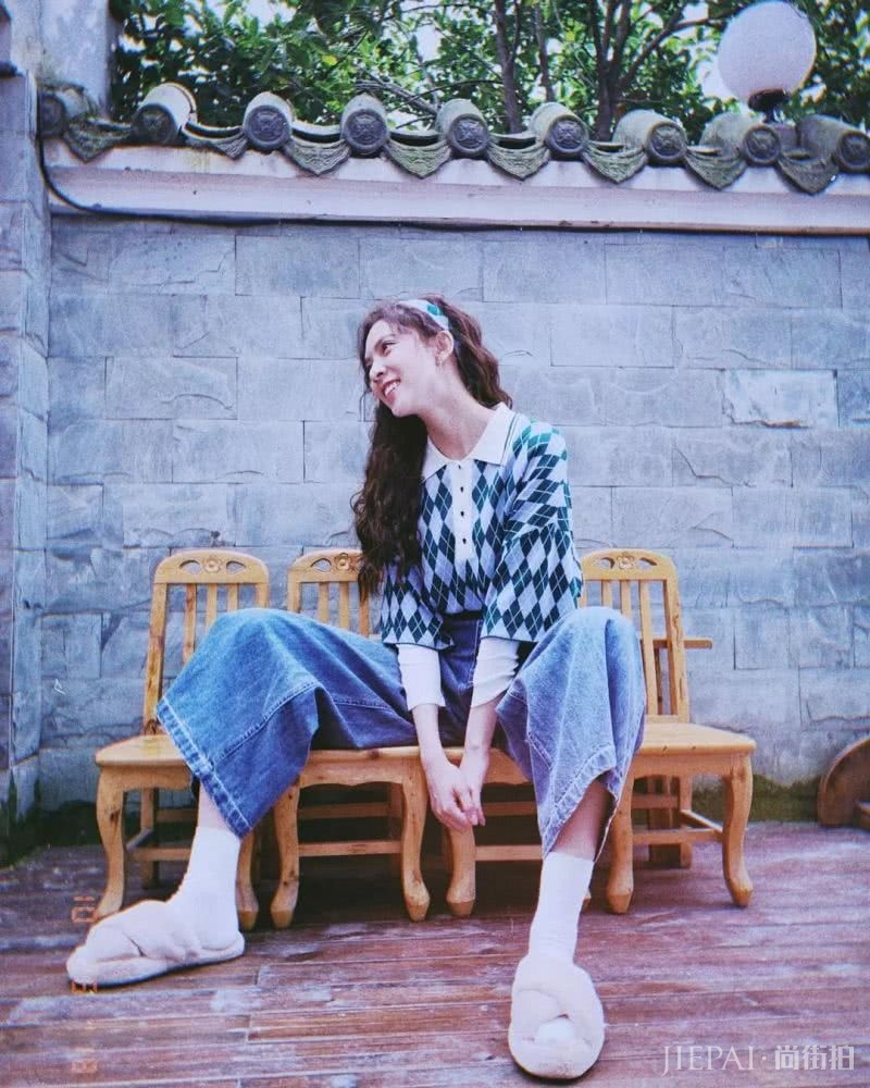 只会学泫雅穿搭?看宋妍霏穿衣打扮经了解一下