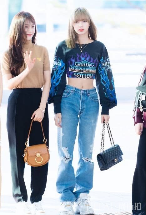 Lisa的这12套穿搭超正,不仅甜酷照穿还秒变170