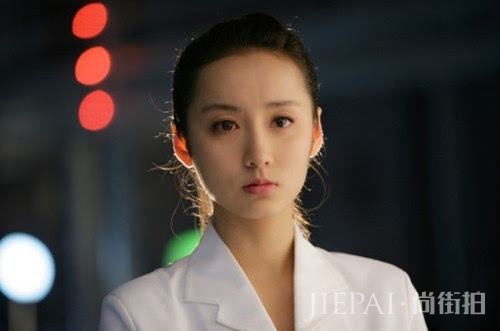 胡歌带她入行,唐嫣把她带火,公认的女神,今35岁的她美到犯规