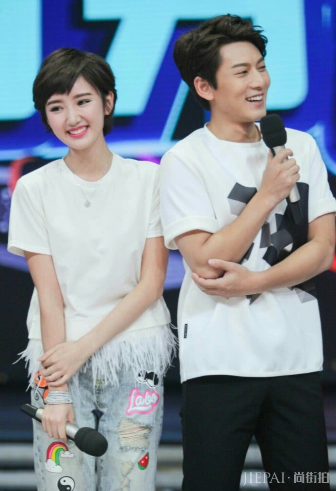 毛晓彤自曝希望婚礼在圣托里尼举办：要和喜欢的人去