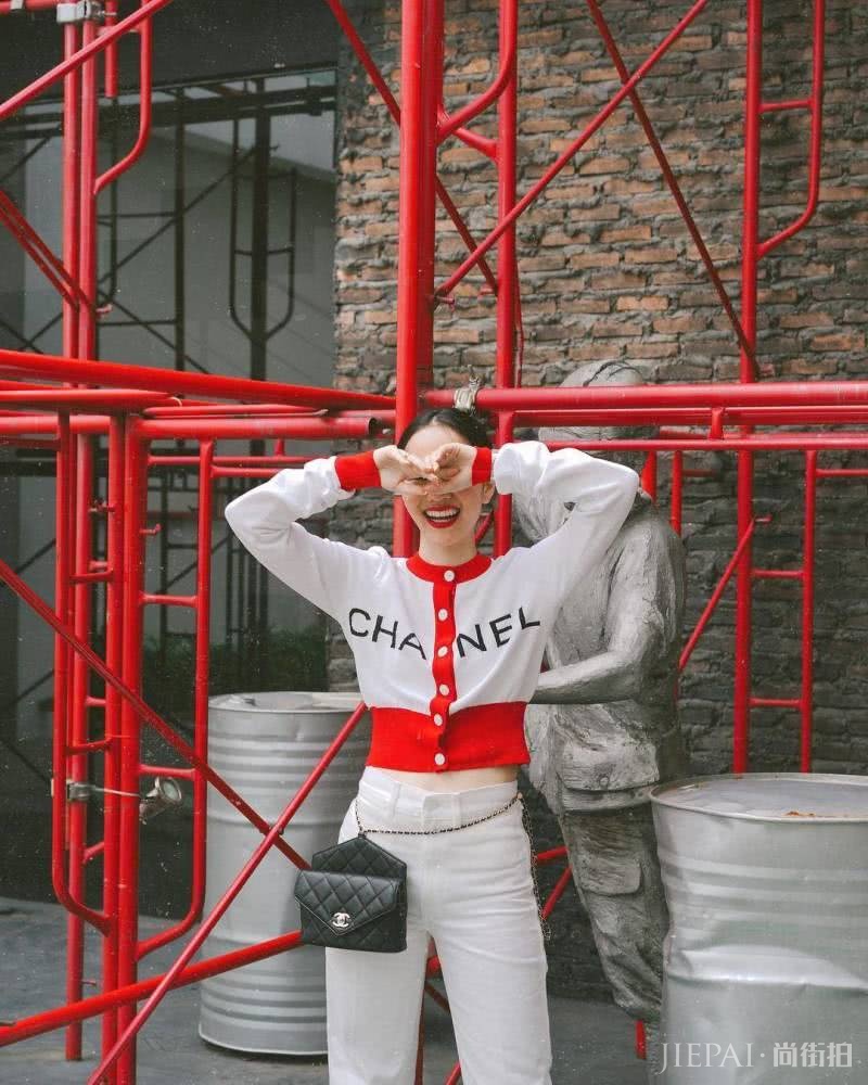 夏天别只穿莫兰迪了，今年水果色才是夏季打开的正确方式