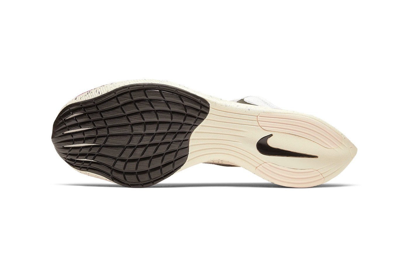 彩虹配色最强跑鞋,NIKE ZoomX Vaporfly NEXT%要下单了?