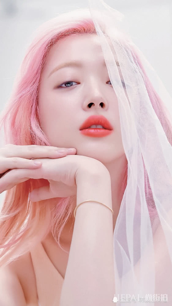令女生心动的女人?崔雪莉“蜜桃画报”成为话题