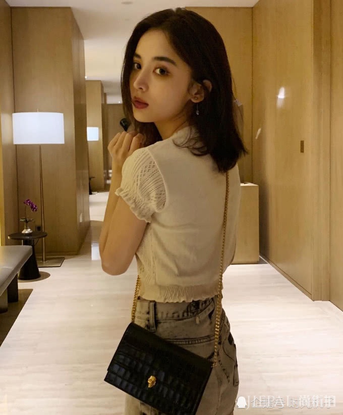 古力娜扎私服照被疯传,谁注意到她腿长?这腿我P都不敢这样P