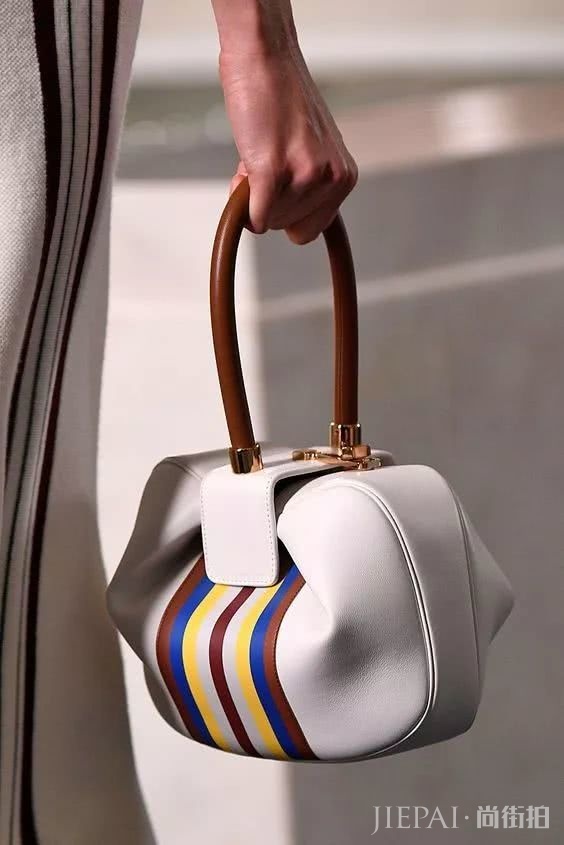 全世界都在偏爱的手拎包，到底应该买哪几款？