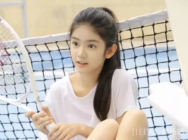 被称为“小章子怡”的她因合作王凯爆红，小小年纪就已是老戏骨