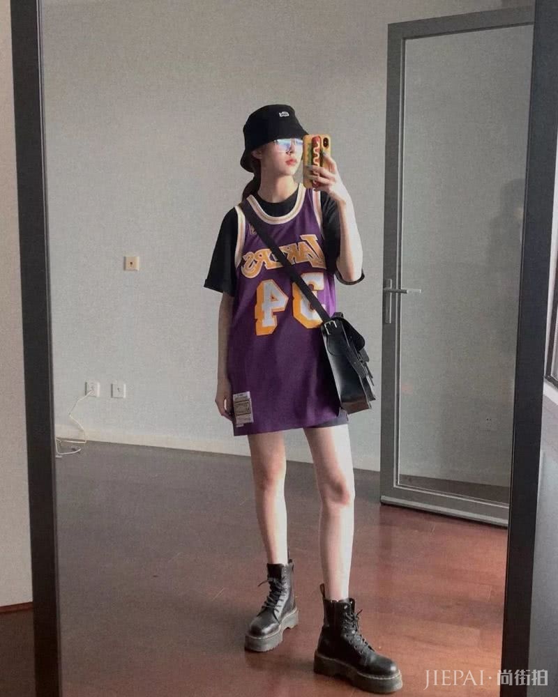 只会学泫雅穿搭?看宋妍霏穿衣打扮经了解一下