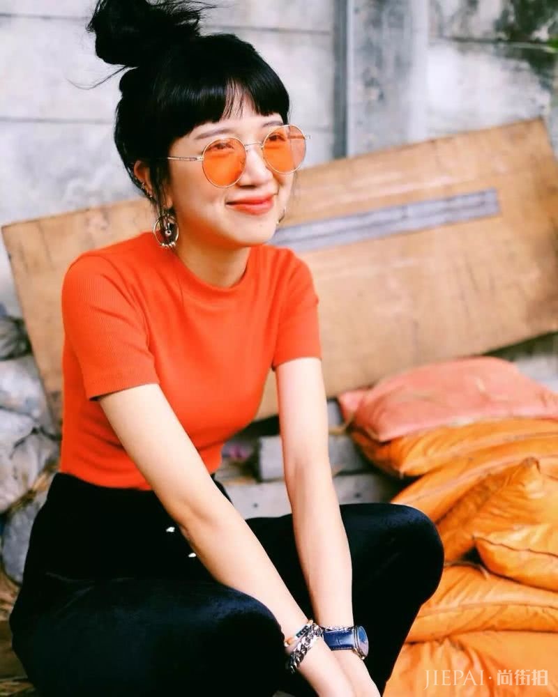 这个夏天给世界一点颜色？快来学这些色彩穿搭法则吧