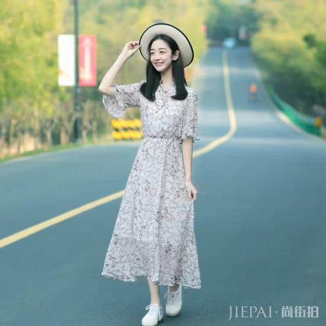 超仙甜美，V领碎花雪纺连衣裙