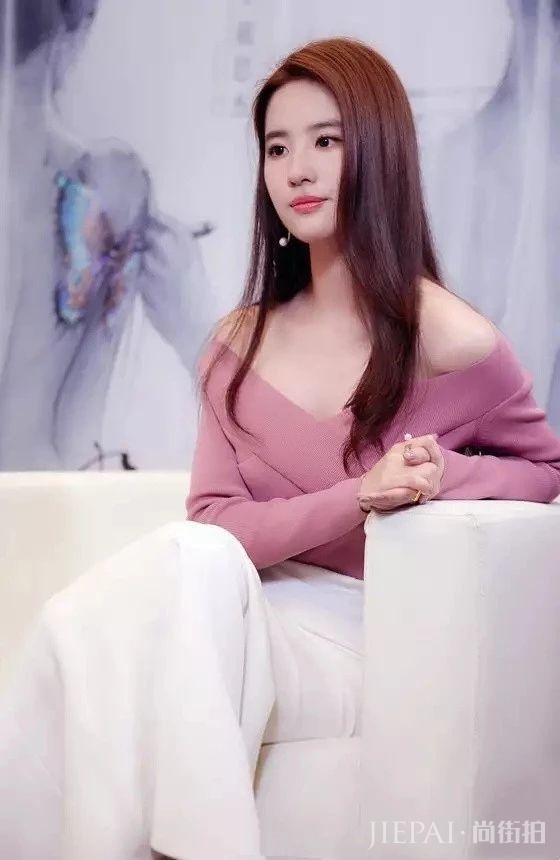 再次感受刘亦菲的美颜暴击,冷淡风路线也是疯狂圈粉