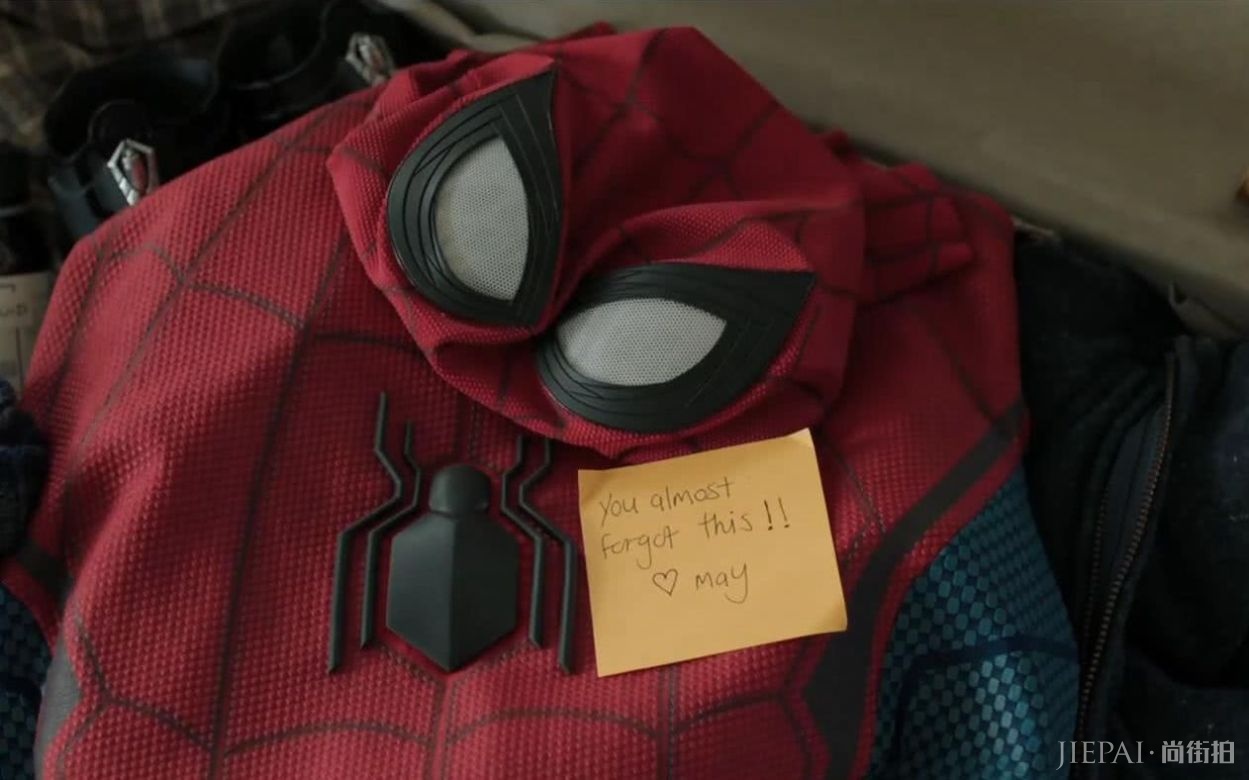 《蜘蛛侠：英雄远征》实际上讲述了《黑镜》的故事