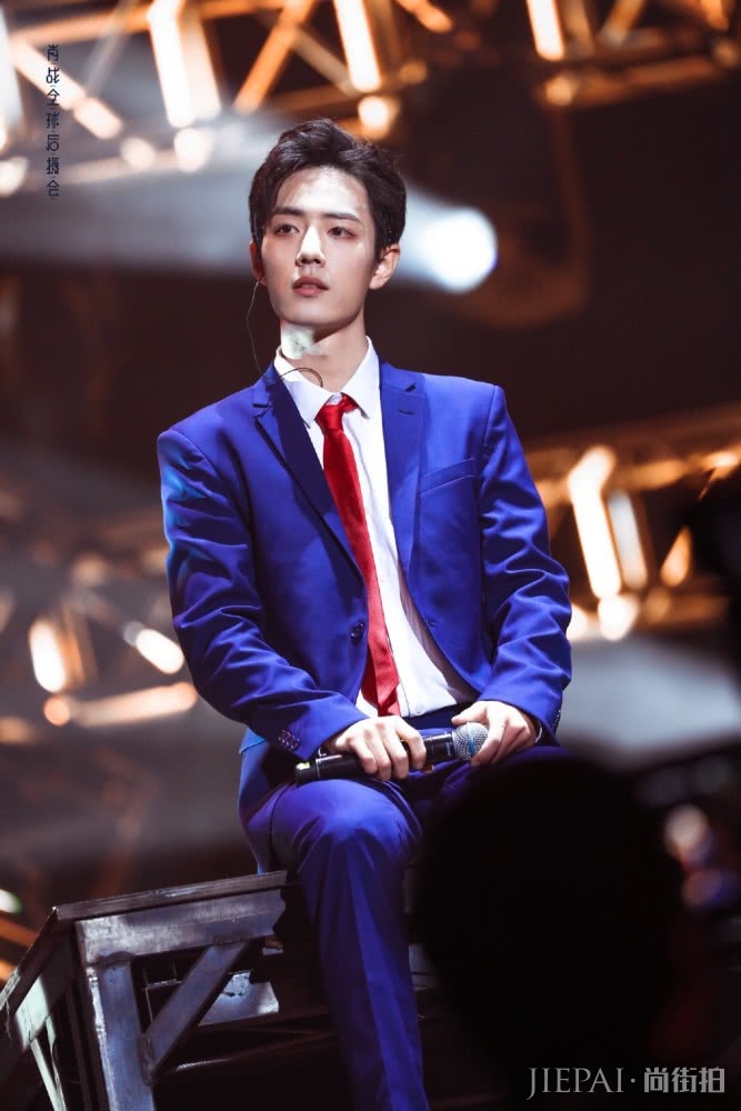肖战正装私服大公开,教你怎么保持住自己的少年感