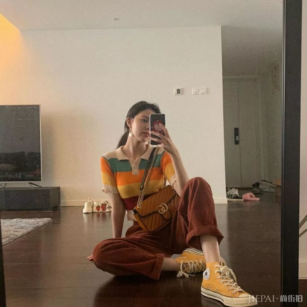 只会学泫雅穿搭?看宋妍霏穿衣打扮经了解一下