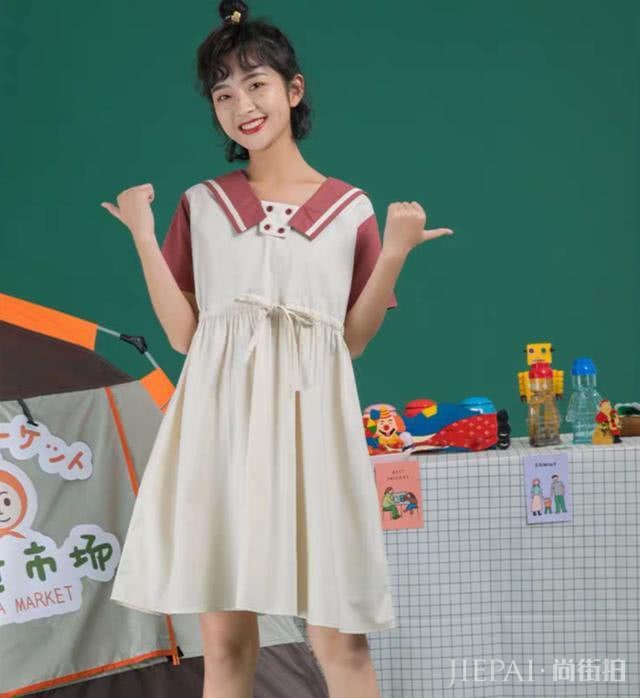 向经典致敬,海军领连衣裙让你风采迷人