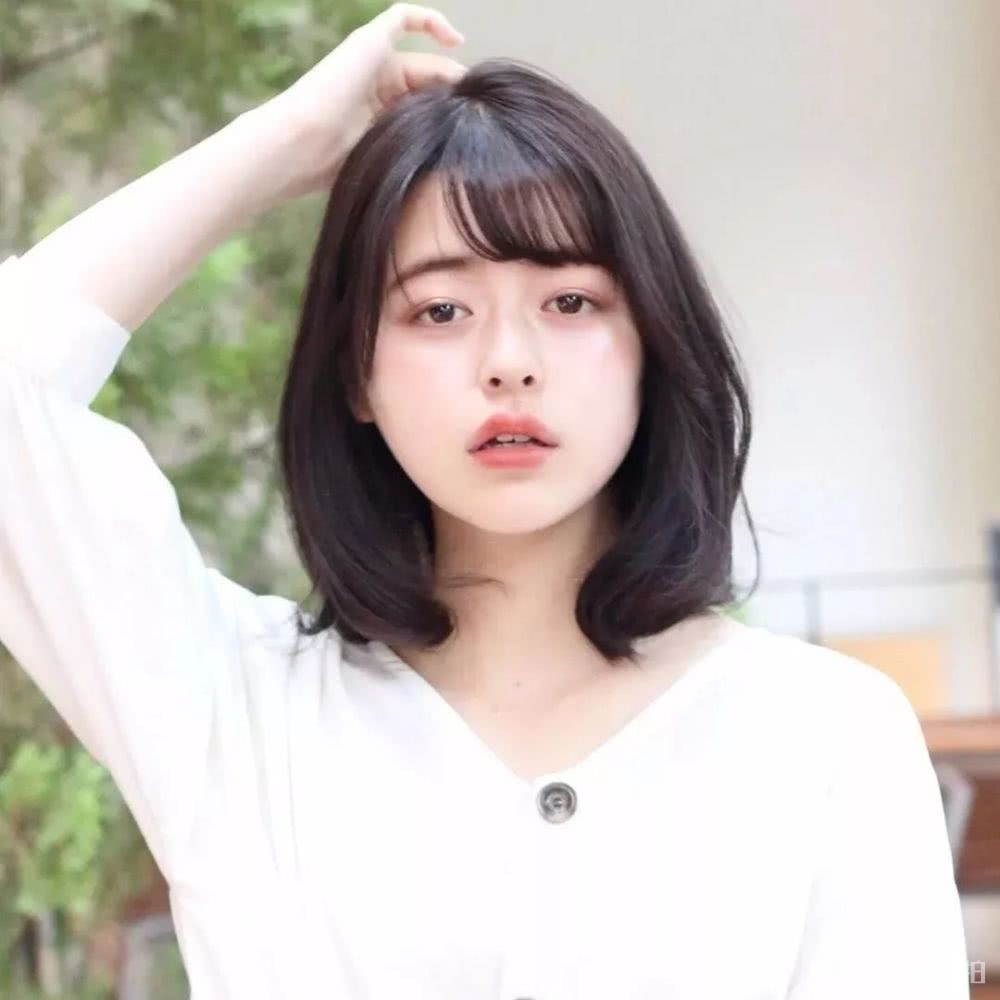 短发卷一点更好看,最显脸小的“短卷发”看这里