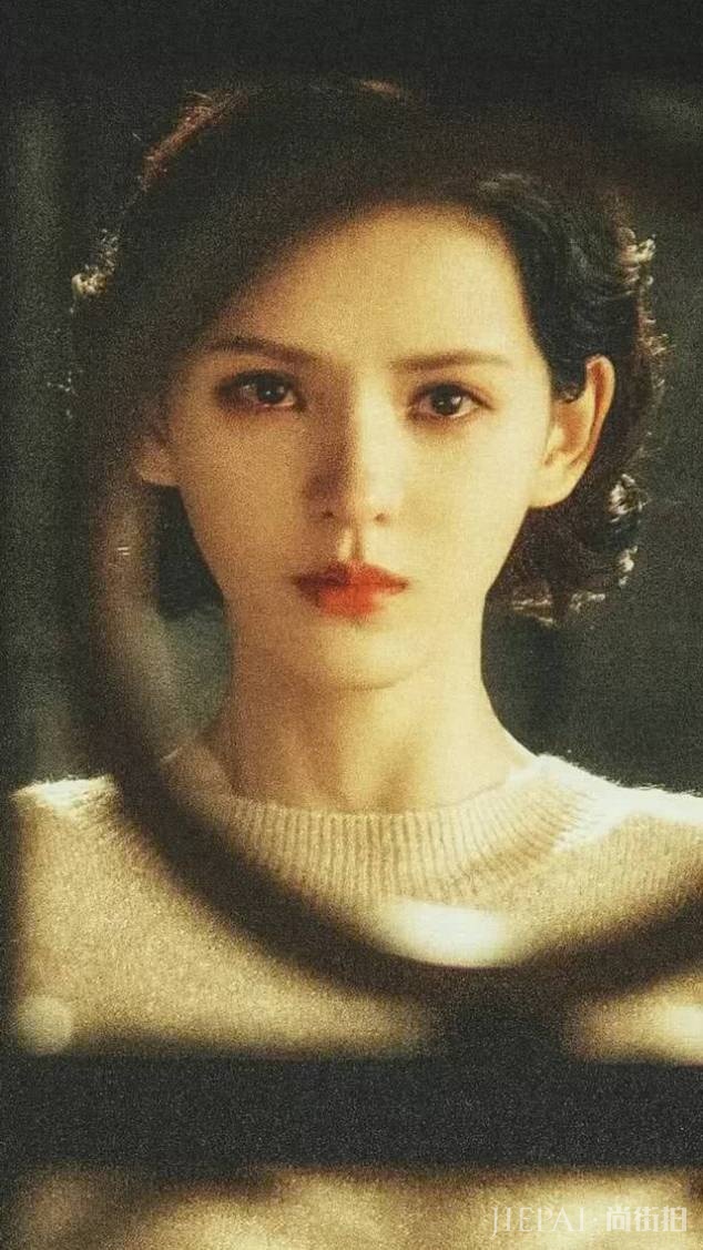 鞠婧祎新剧让张予曦作配？但被张予曦的眼神撩到了