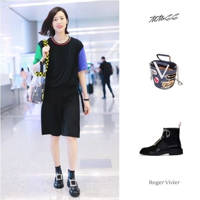 刘雯男友长裤走复古风,碎花纽扣上衣考验颜值