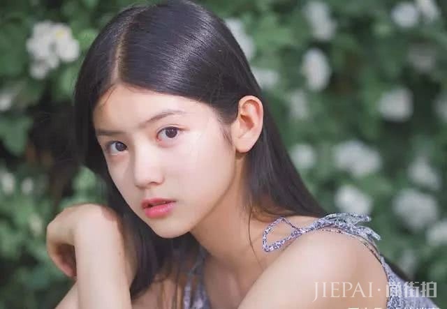 被称为“小章子怡”的她因合作王凯爆红，小小年纪就已是老戏骨