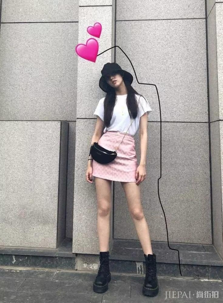 只会学泫雅穿搭?看宋妍霏穿衣打扮经了解一下