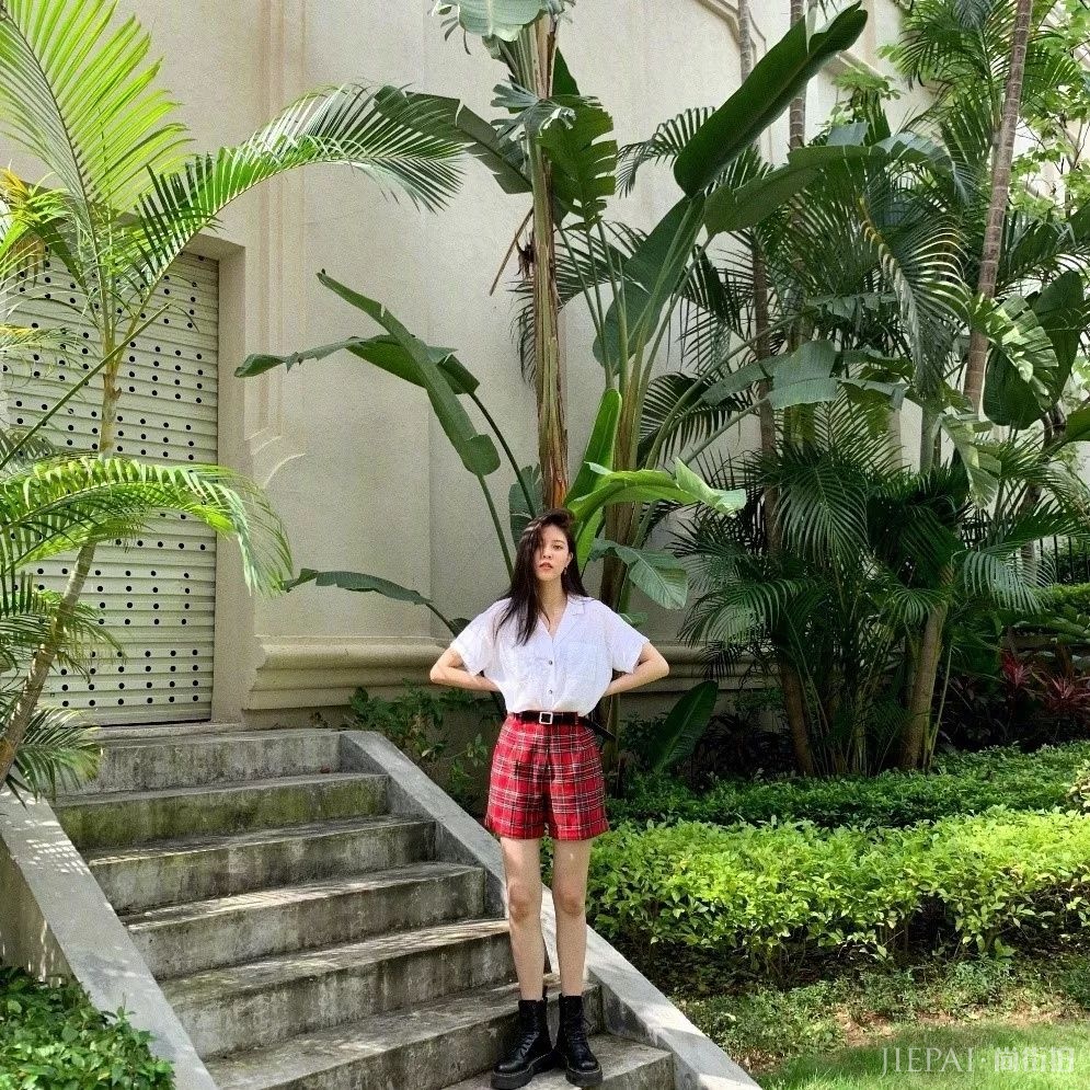 小花届新晋时尚博主 我们为你梳理了宋妍霏的穿搭秘诀