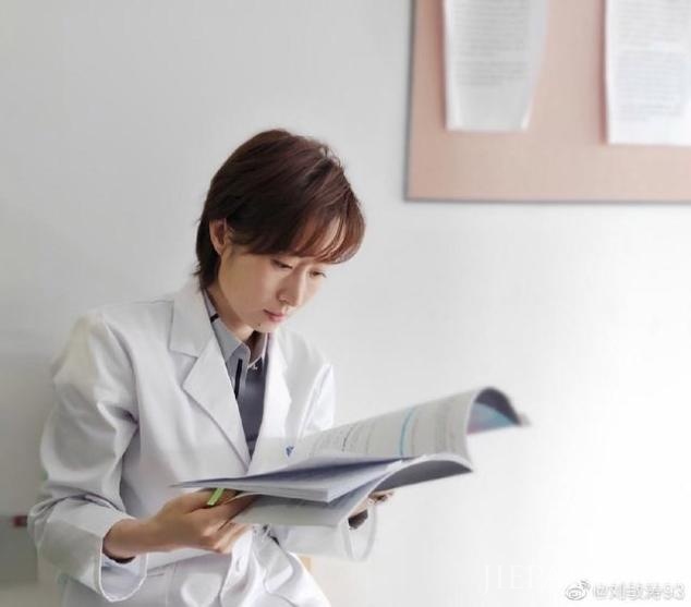 《带着爸爸去留学》刘敏涛大反转 终于颠覆了既往形象