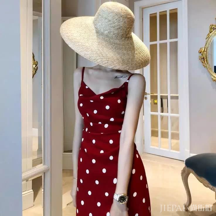 这个夏季最撩人的10条红色连衣裙,当代王祖贤就靠它们了