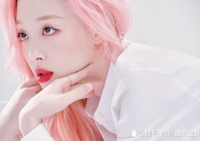 令女生心动的女人?崔雪莉“蜜桃画报”成为话题