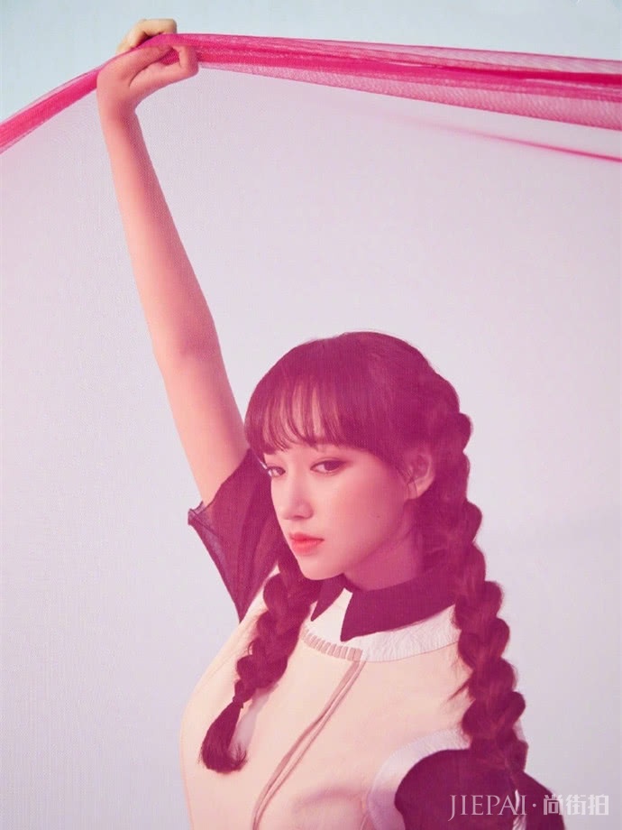 宇宙少女程潇6套造型自由切换,轻松演绎元气范儿