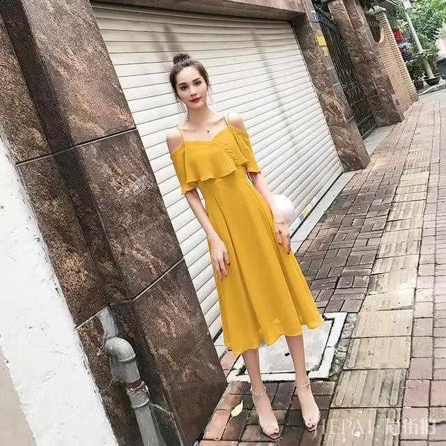 夏季吊带连衣裙,穿出清凉优雅感