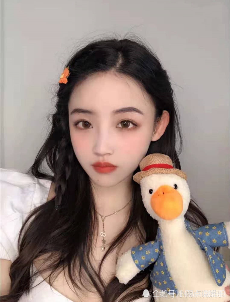 小仙女七夕约会减龄可爱小心机,甜美感妆容+编发把男朋友美哭