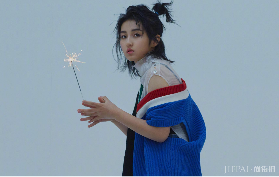 张子枫综艺节目吃剩菜受瞩目，被称为老天赏饭吃的她也有故事